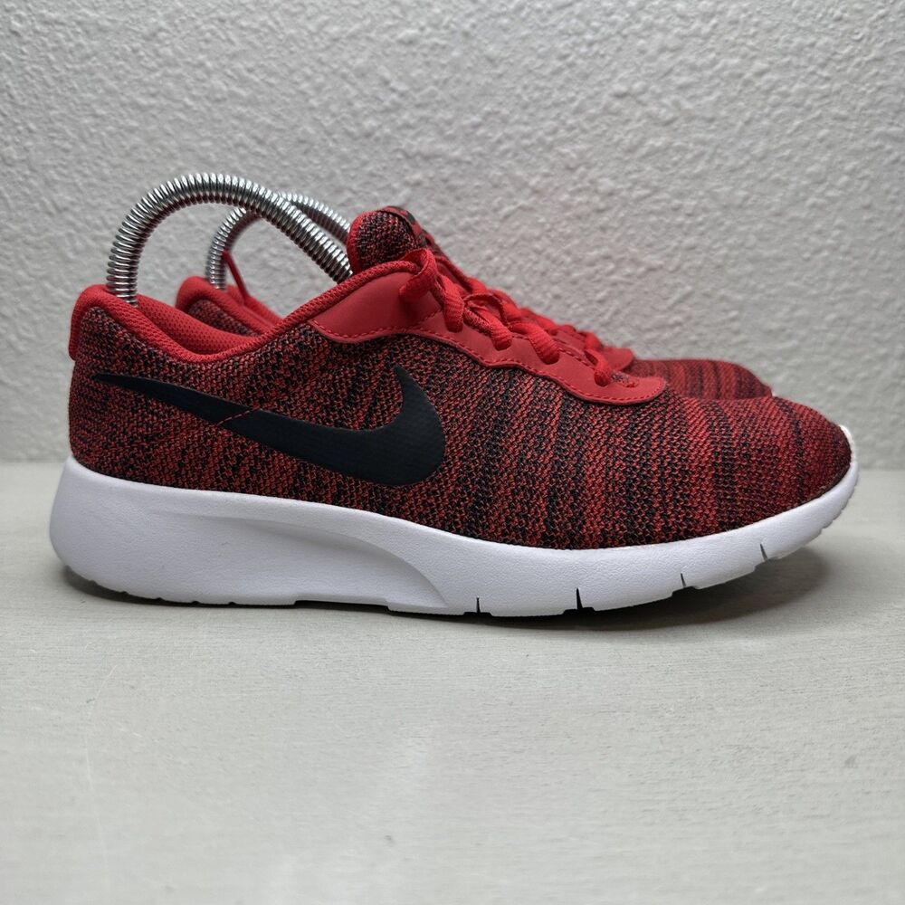 Nike Tanjun 818381-602 Lace Up Red Black Sneaker Shoes Size 6.5 Y OR 8 Women’s